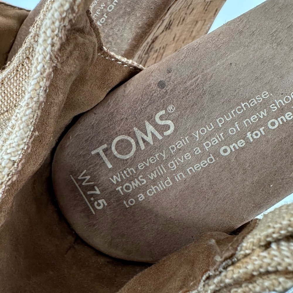 Toms womens sandals size 7.5 tan canvas cork wedges - Picture 11 of 12